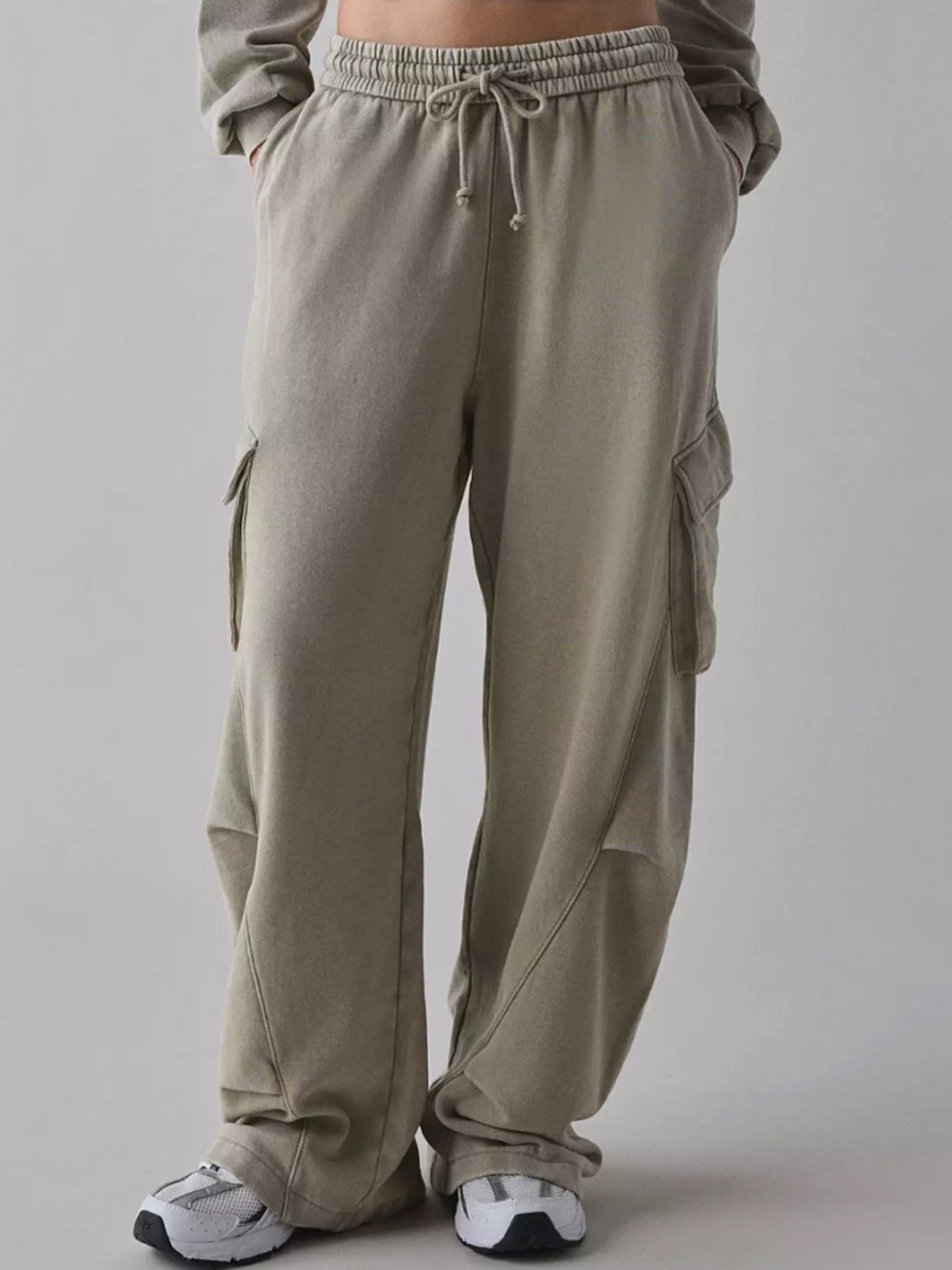 Urban Outfitters Out From Under Day To Day Black Cargo Sweatpant - Size Medium - Picture 10 of 12